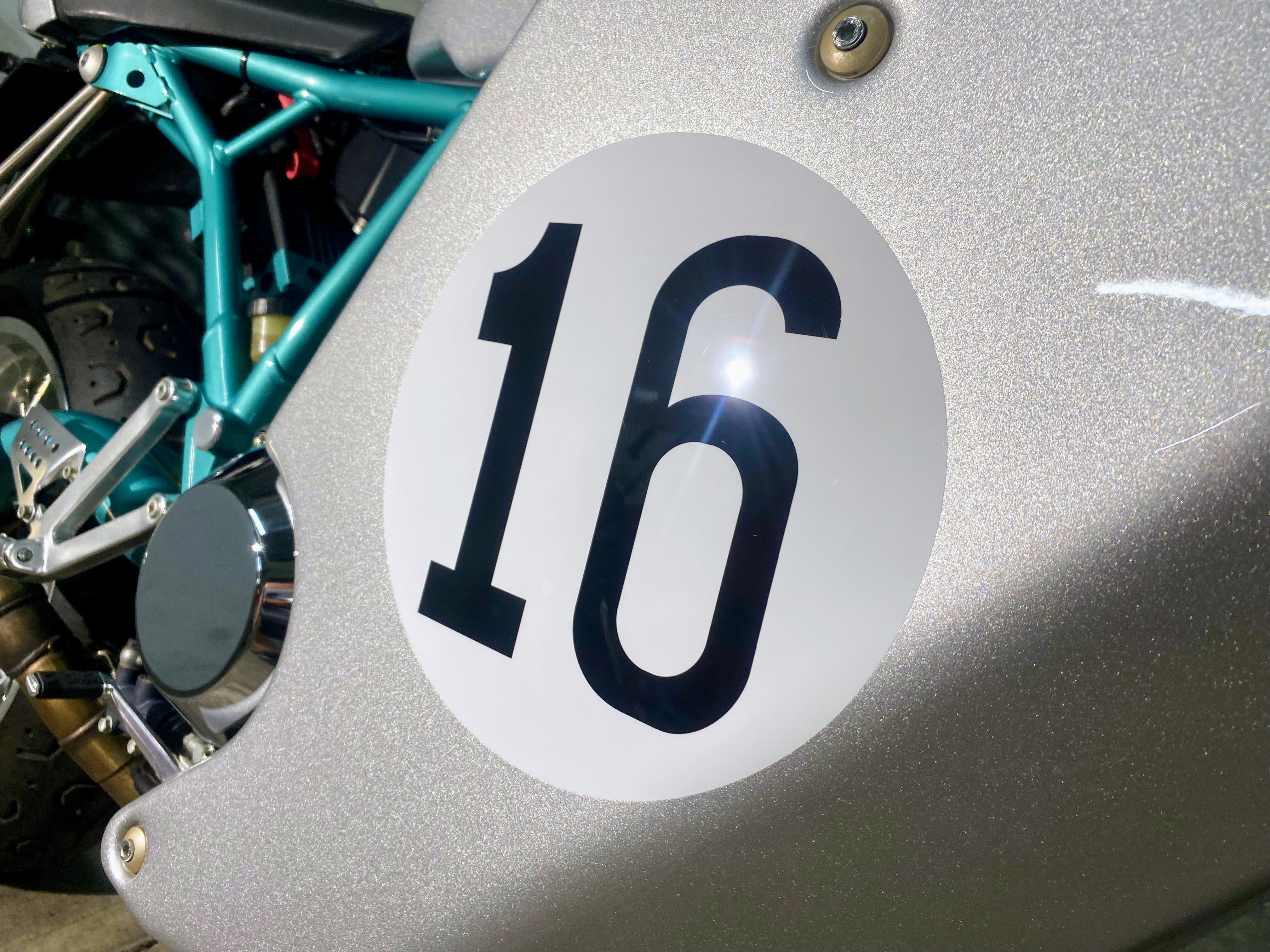 Corrección de pintura — moto