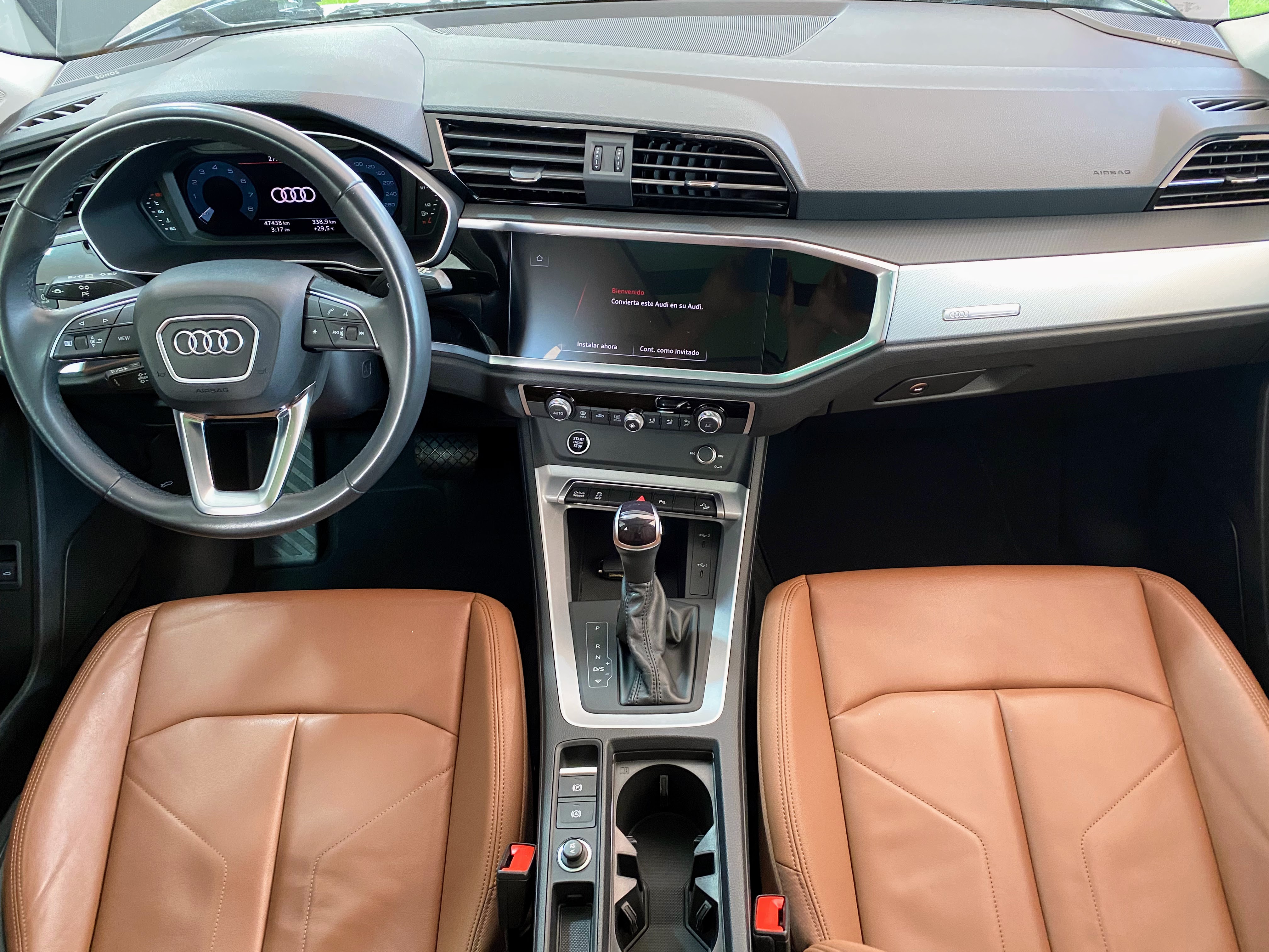 Porsche 911 Turbo S — cockpit completo detallado