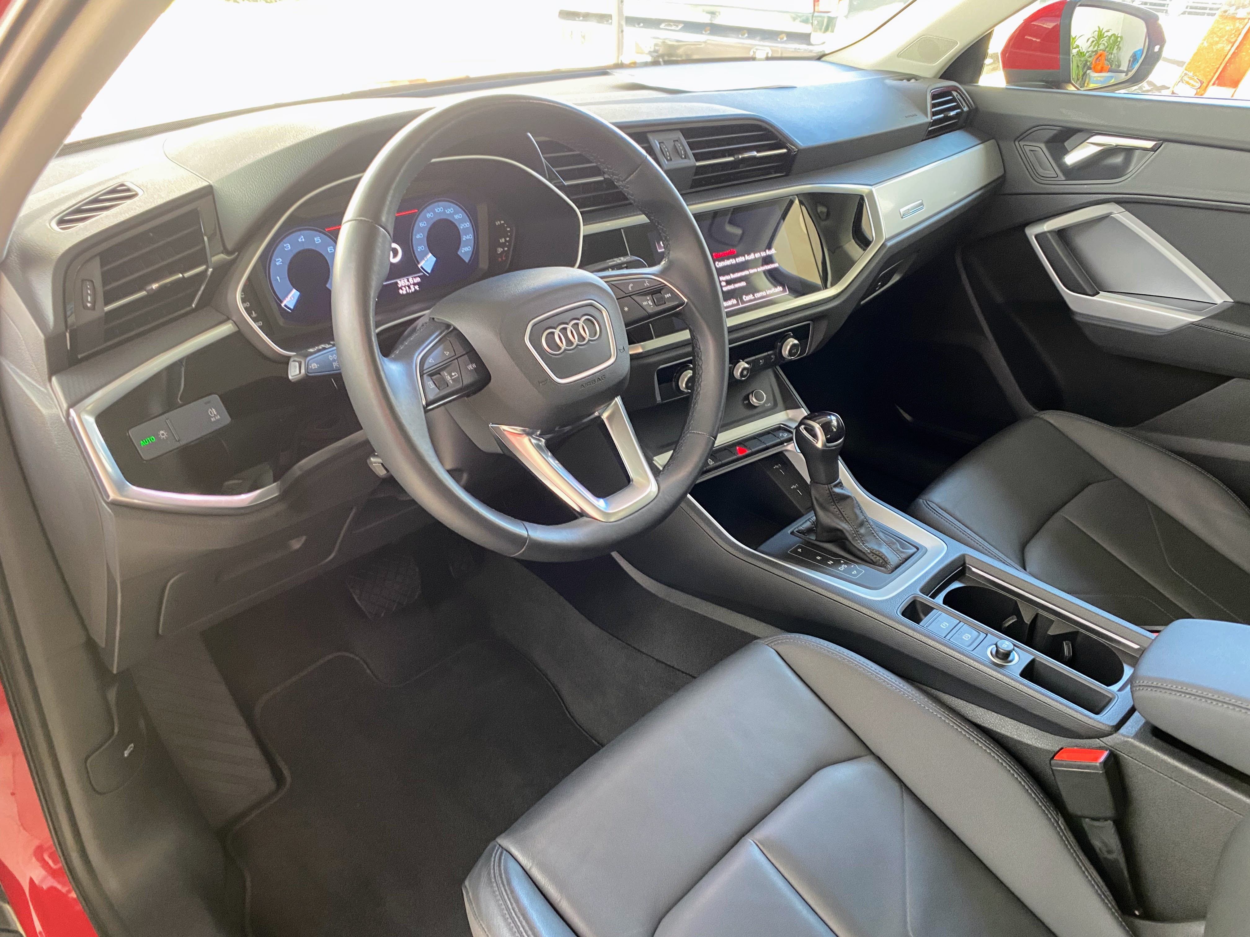 Panel de puerta con fibra de carbono limpio