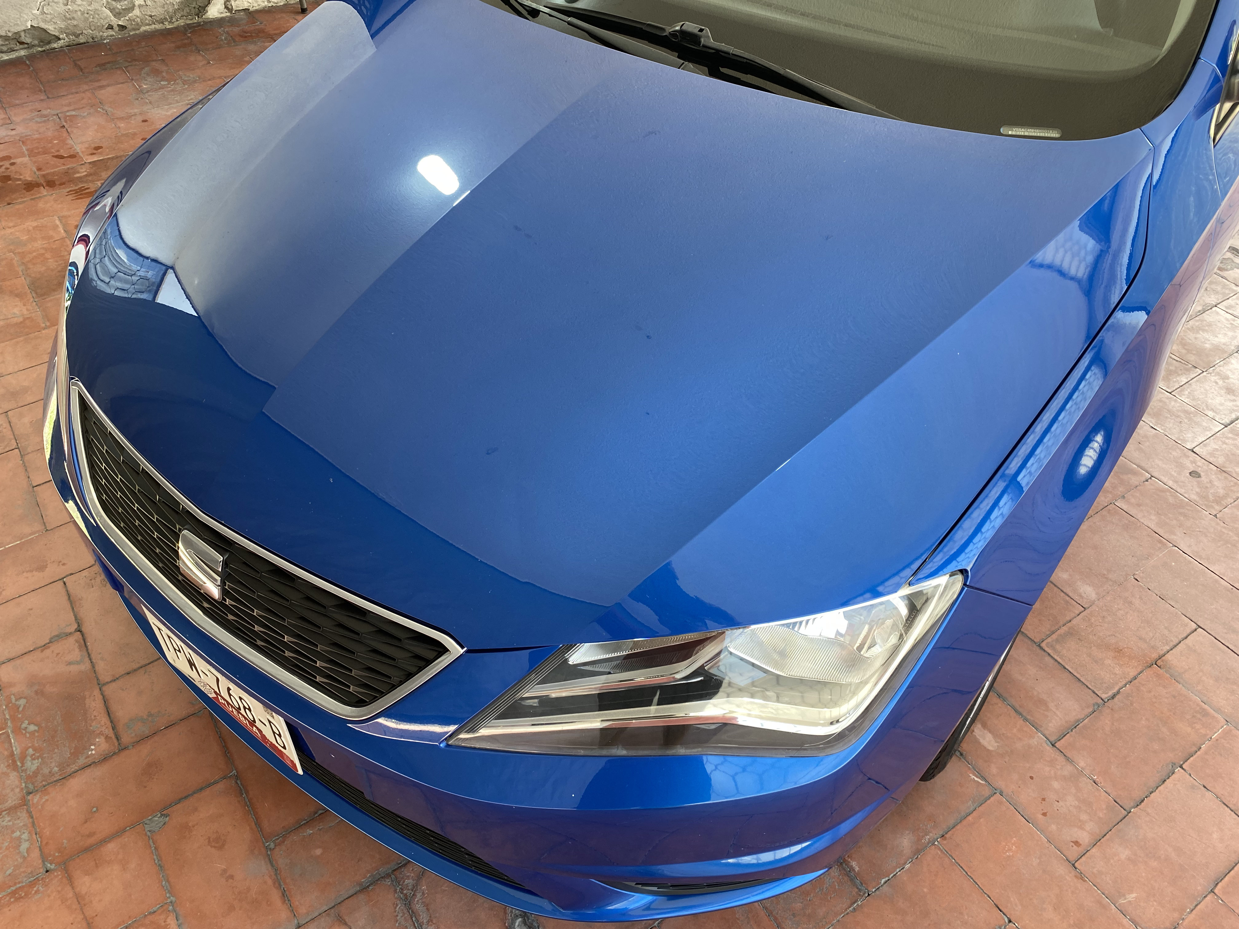 Mercedes con acabado espejo